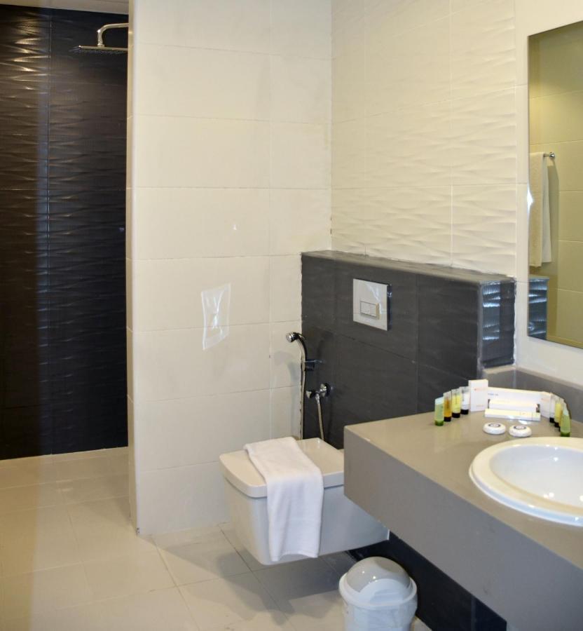 The Lodge Suites Manama Dış mekan fotoğraf