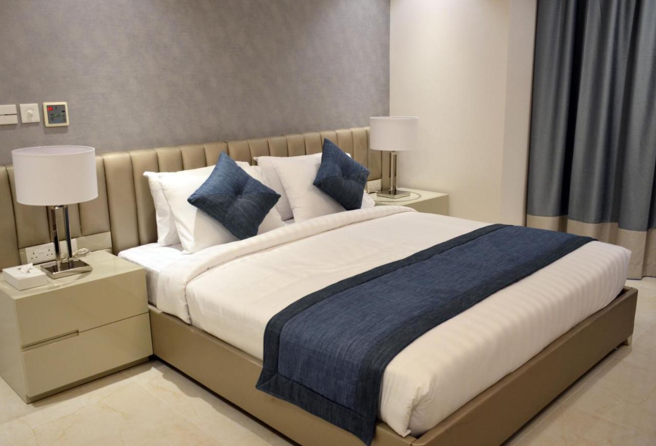 The Lodge Suites Manama Dış mekan fotoğraf