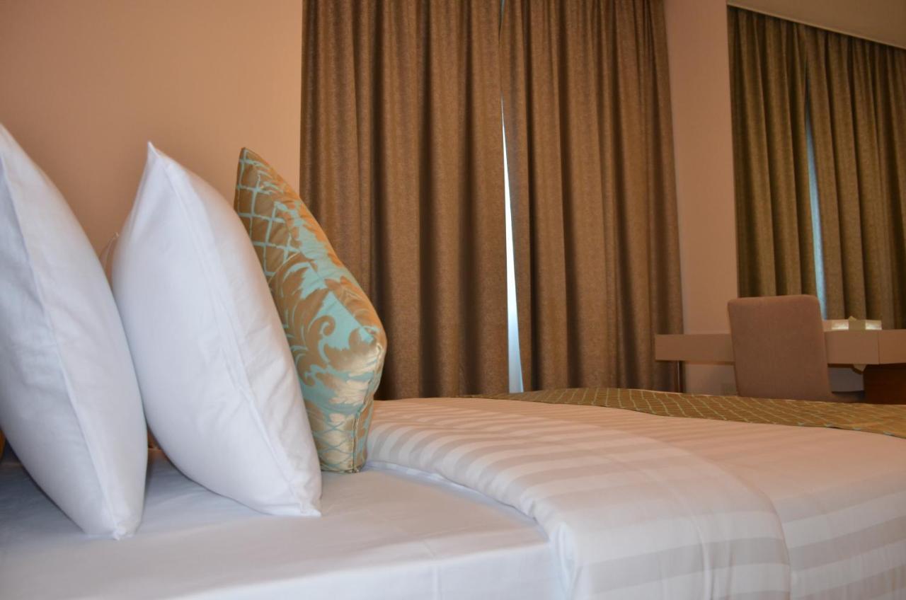 The Lodge Suites Manama Dış mekan fotoğraf